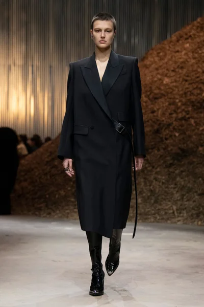 Look 2